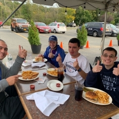 SI  Respite Participants  have lunch while visiting SI Zoo.